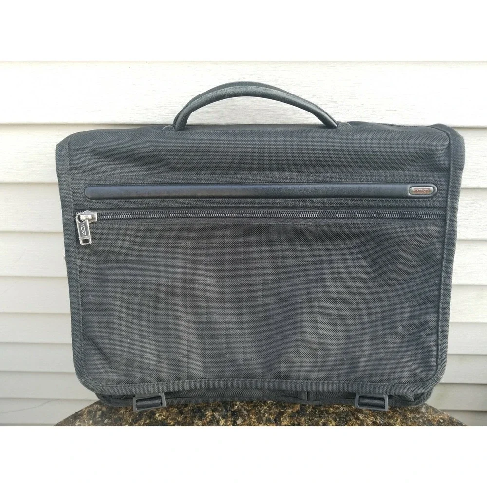 TUMI ALPHA 2 Expandable 26171D4 Nylon Laptop Briefcase - Read description